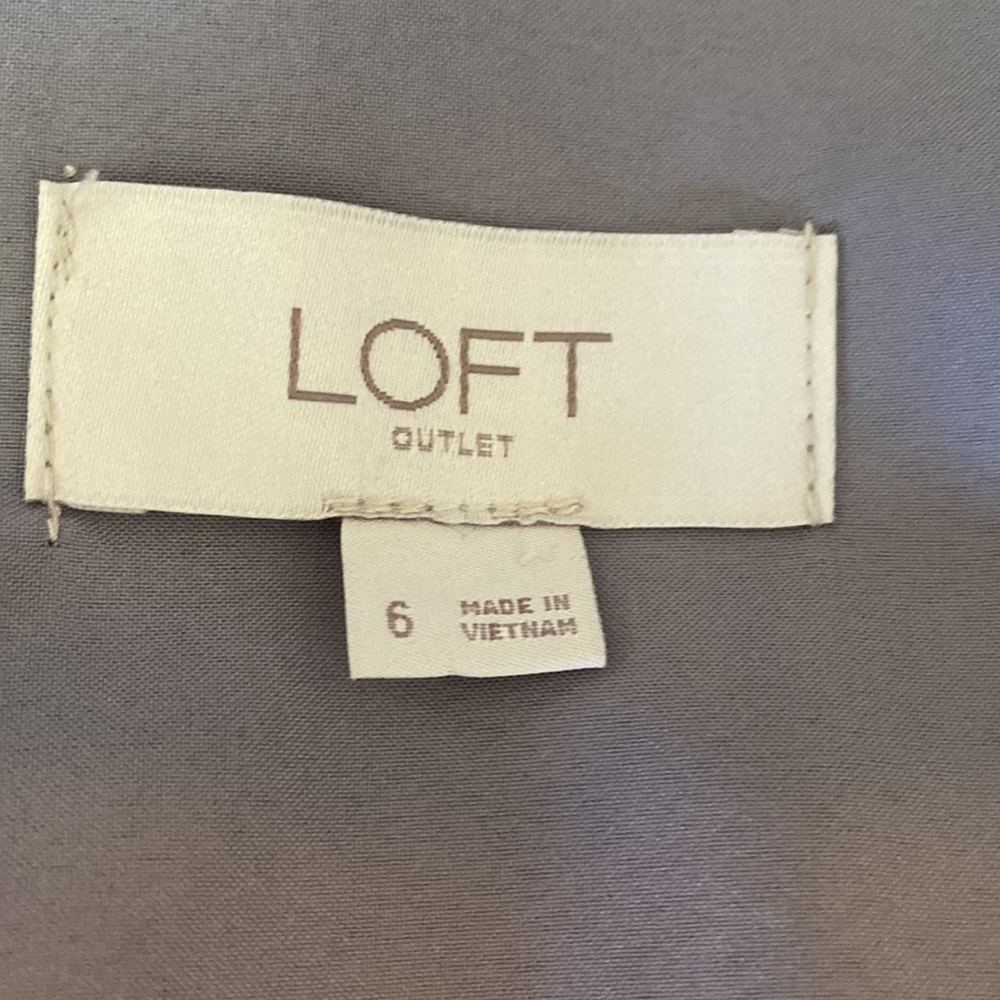 LOFT Outlet Long Sleeved V-Neck Smocked Waist Boho Lined  Dress size 6 - Picture 3 of 5